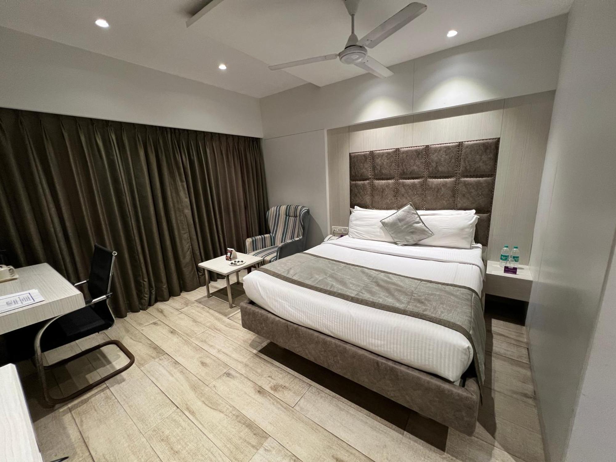 Hotel VITS Shalimar, Ankleshwar Exterior foto