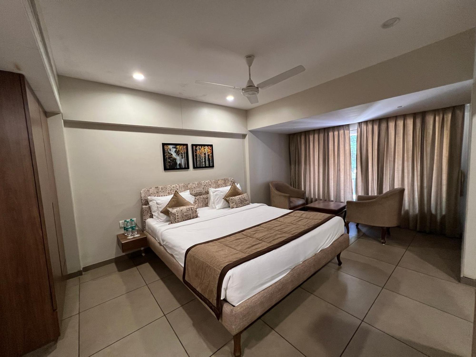 Hotel VITS Shalimar, Ankleshwar Exterior foto
