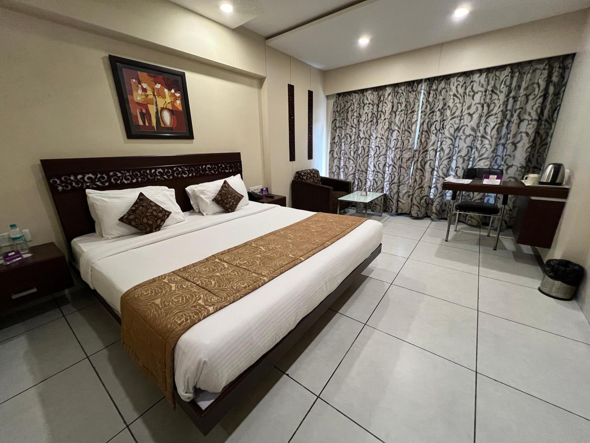 Hotel VITS Shalimar, Ankleshwar Exterior foto