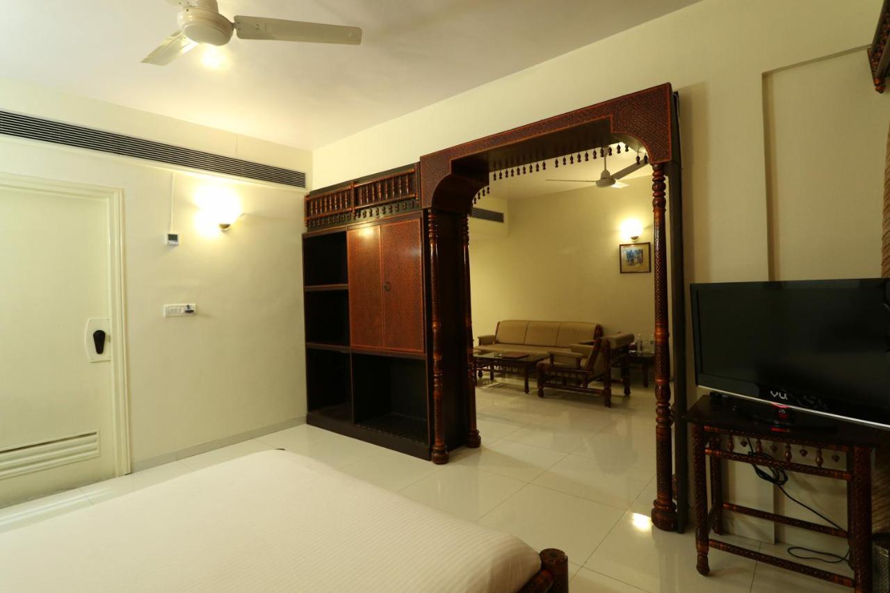 Hotel VITS Shalimar, Ankleshwar Exterior foto